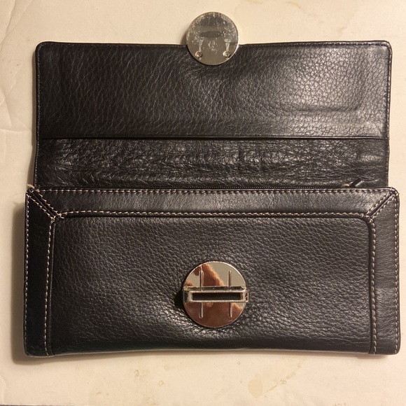 BEBE Black Genuine Leather Large Bifold Wallet - Picture 4 of 7